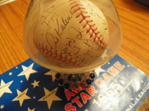 I see Joe Pepitone and Al Kaline on this side of the ball. Do you recognize other players? Terry can name them all.